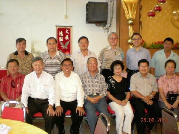 馬來西亞余氏總會第 16
                      屆（2011-2012）新屆理事