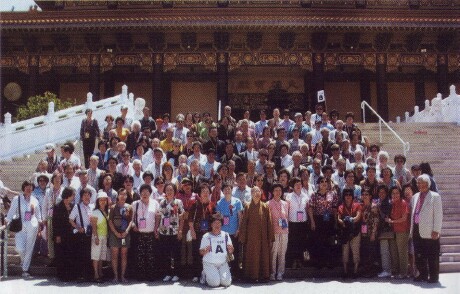 YFT Group Visits Hsi Lai Temple