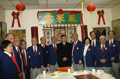 Group picture with PRC Consul General Yang Qiang