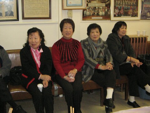 Rose Yee,
                Judy Yee, Wei Hinh Yee and FT Alumni.